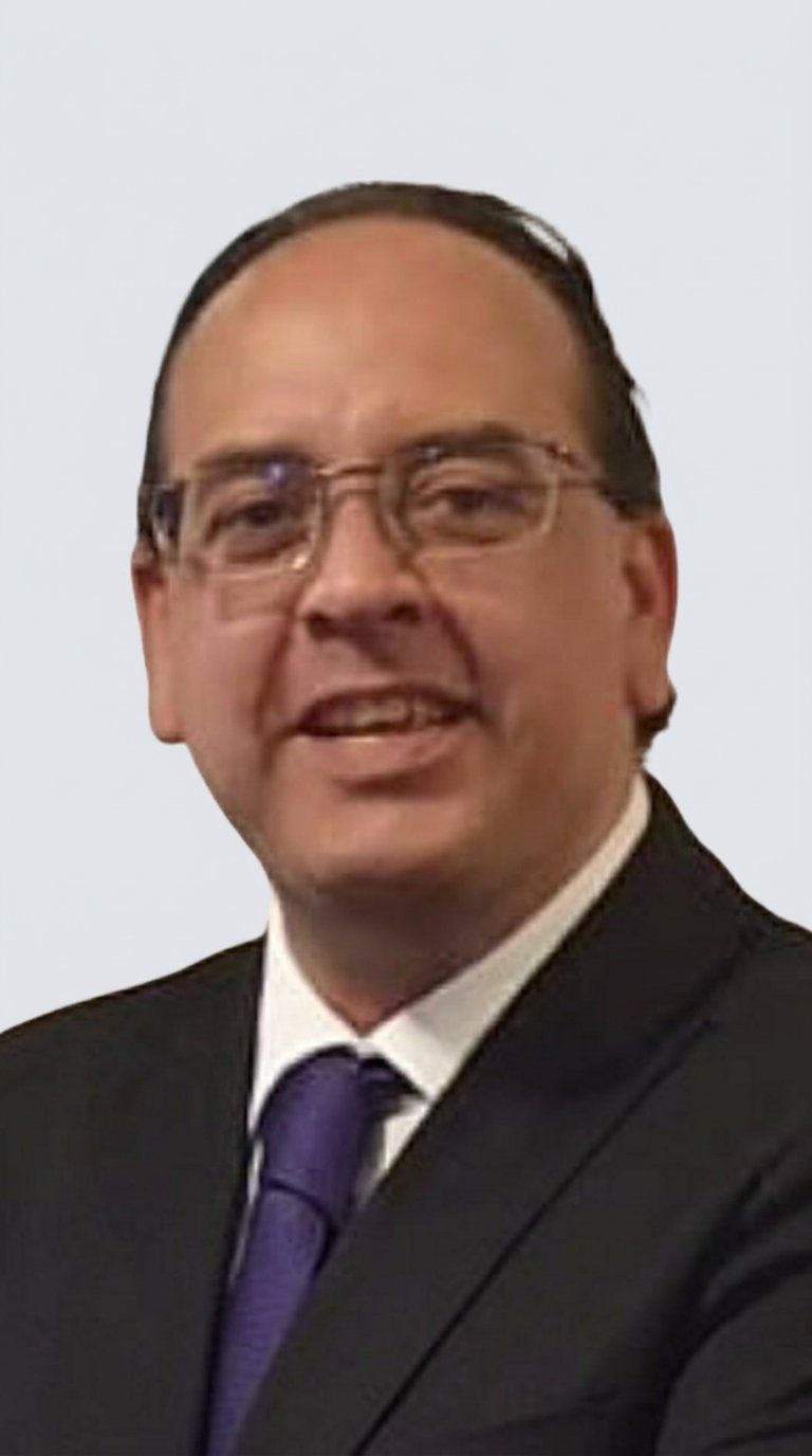 Víctor Macías